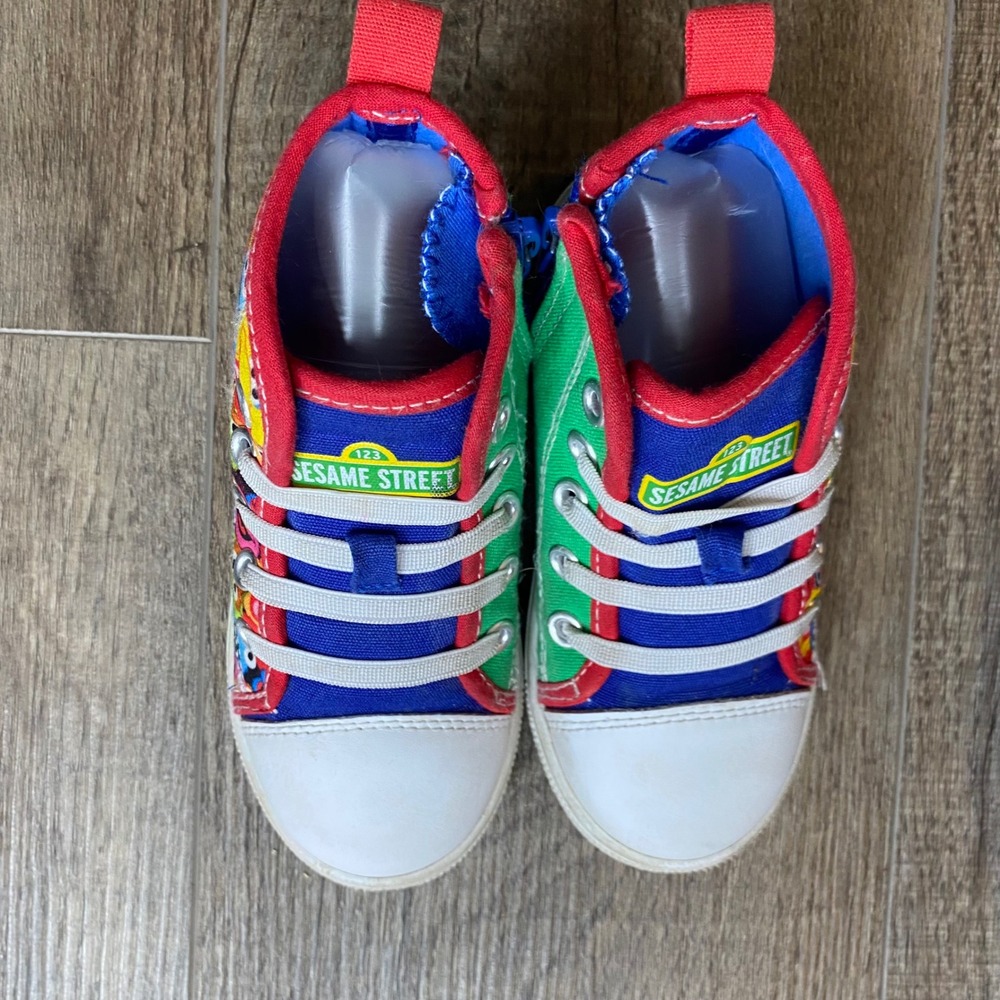Sesame Street Kids High Top Sneakers Elmo Cookie Monster Character Shoes SIZE 8 - Picture 5 of 8